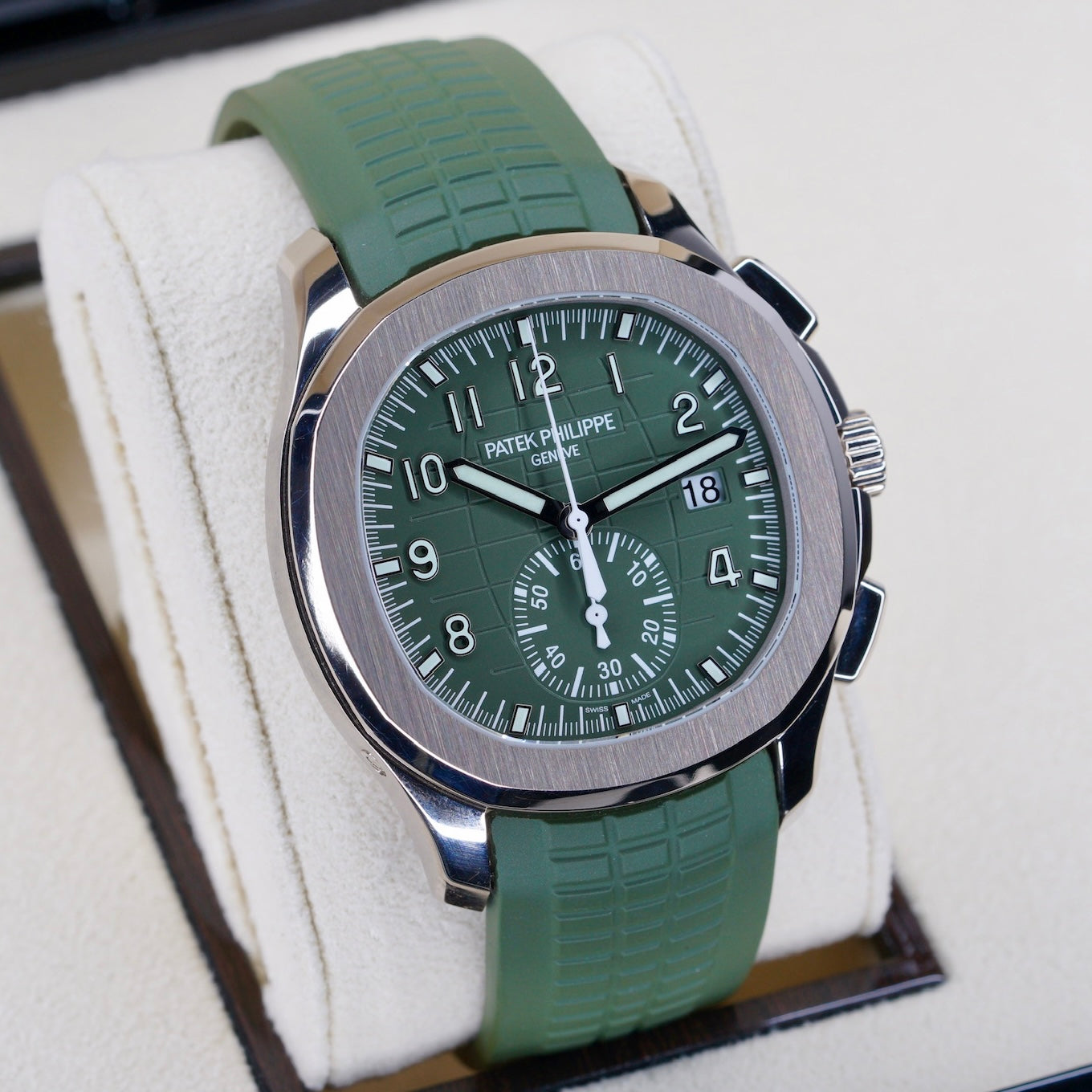 Patek Philippe Aquanaut 5968G-010 “GREEN TRAVEL AQUA” Green Kaki Dial White Gold Tropical Strap 42.2mm 2021