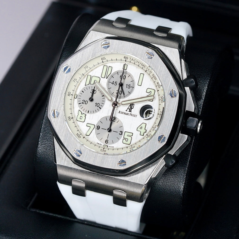 Audemars Piguet Royal Oak Offshore 25940SK.OO.D002CA.02.A “RUBBER CLAD” White Dial Stainless Steel White Rubber Strap 42mm
