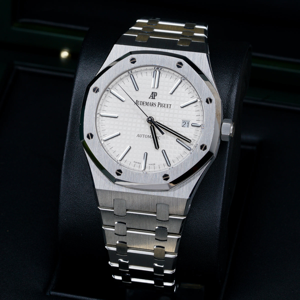 Audemars Piguet Royal Oak 15400ST.OO.1220ST.02 “WHITE OAK” White Dial Stainless Steel 41mm 2016