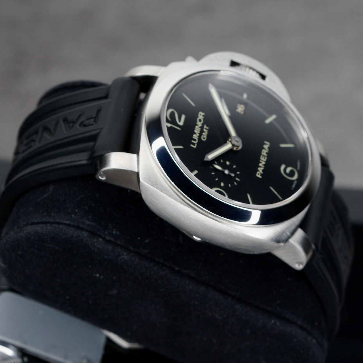 Panerai Luminor 1950 PAM 00320 Black Dial Stainless Steel Rubber Strap