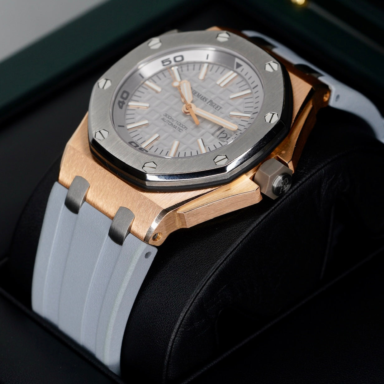 Audemars Piguet Royal Oak Offshore Diver 15711OI.OO.A006CA.01 “JAPAN EDITION” Grey Dial Rose Gold Rubber Strap 42mm