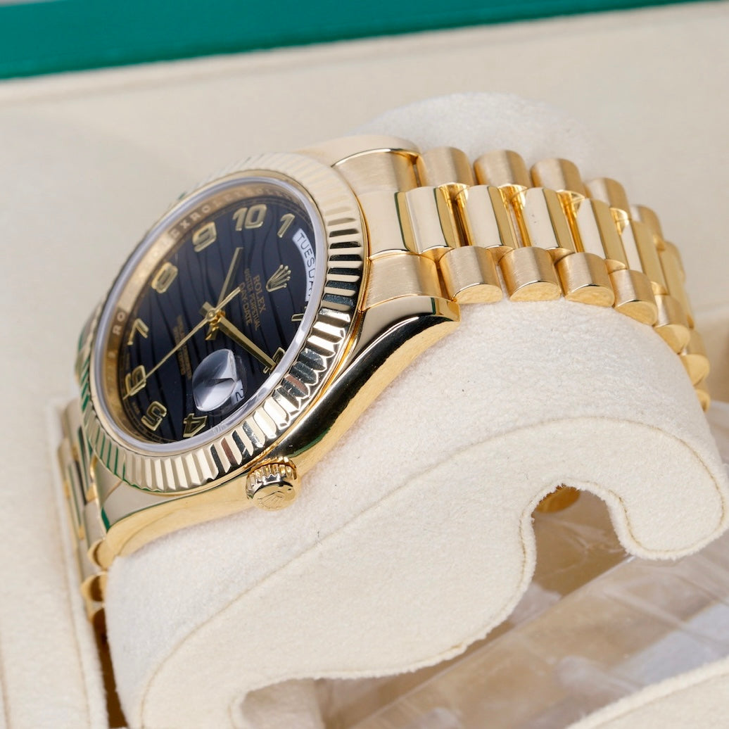 Rolex Day-Date II 218238 “ARABIC WAVE” Black Arabic Wave Dial Yellow Gold 41mm
