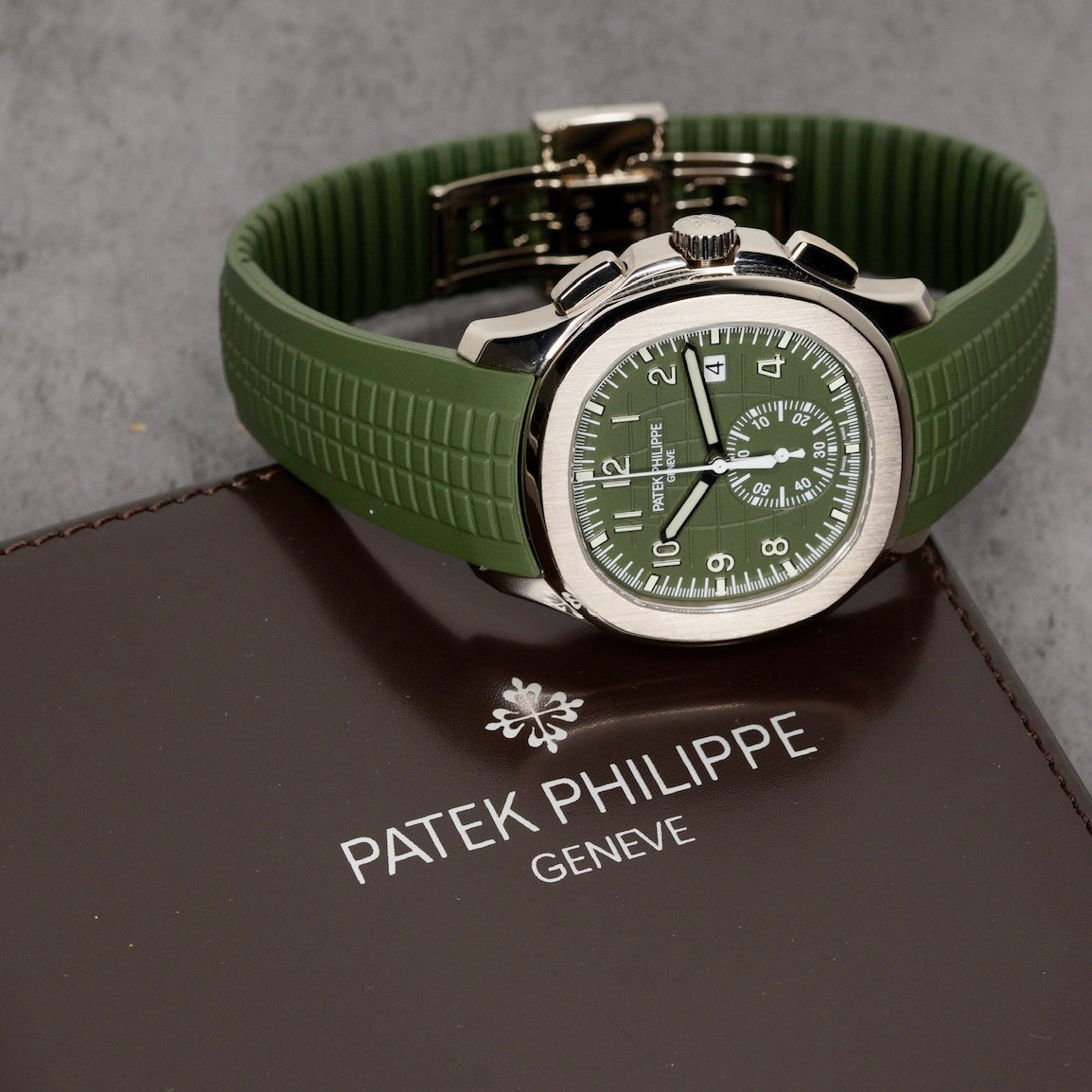 Patek Philippe Aquanaut 5968G-010 “GREEN AQUA” Green Dial White Gold Tropical Tropical Strap 2026