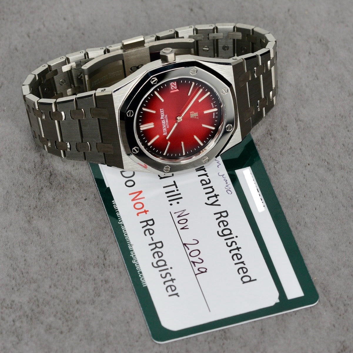 Audemars Piguet NEW 2026 Royal Oak “BURGUNDY” Jumbo Extra-thin Titanium 39mm