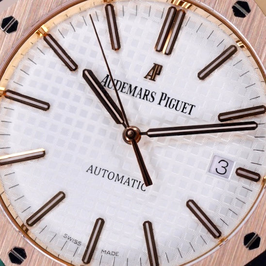 Audemars Piguet Royal Oak 15400OR.OO.D088cCR.01 White Dial Rose Gold White Leather Strap 41mm 2015