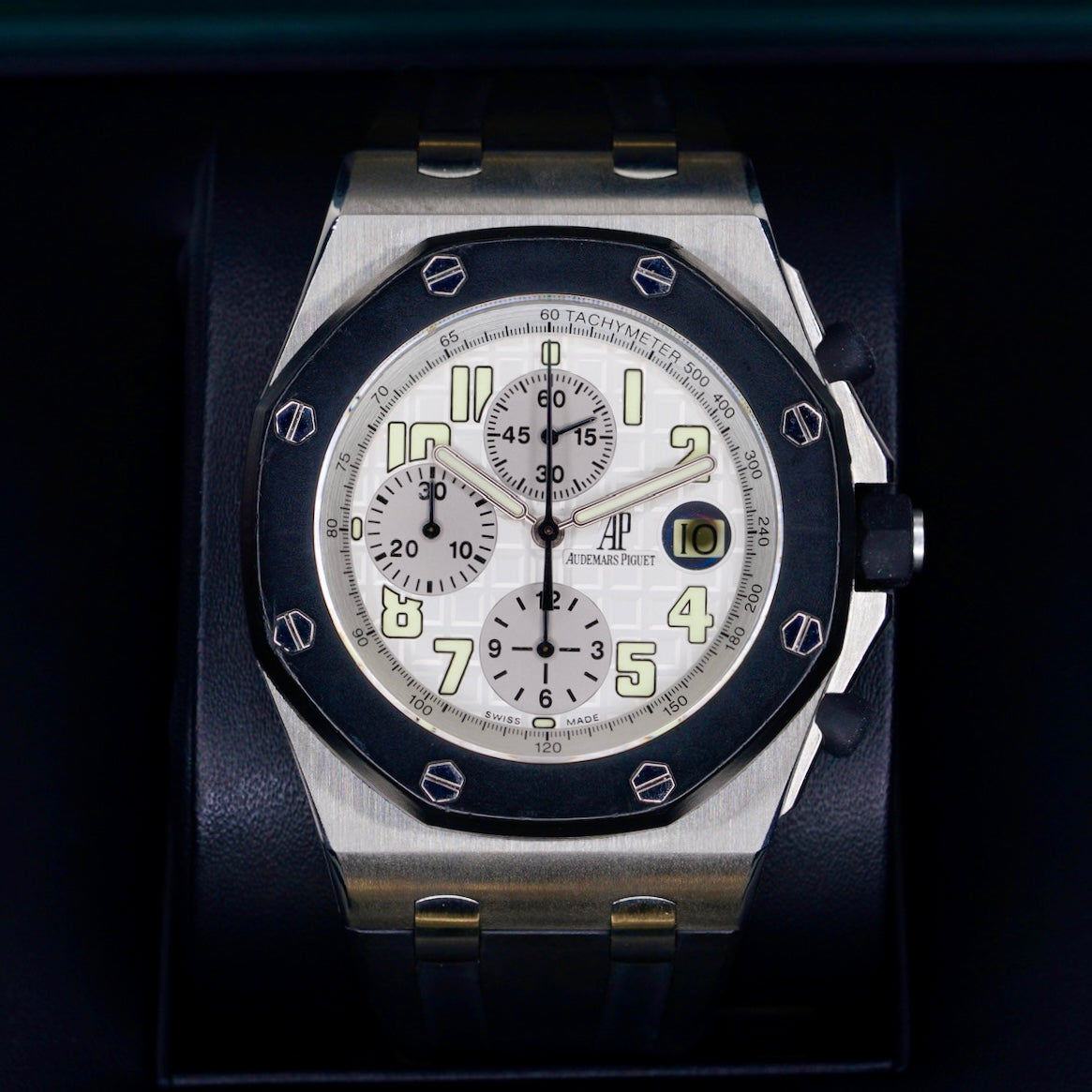 Audemars Piguet Royal Oak Offshore 25940SK.OO.D002CA.02.A “RUBBERCLAD” White Dial Black Sub Dial Stainless Steel Rubber Strap 42mm