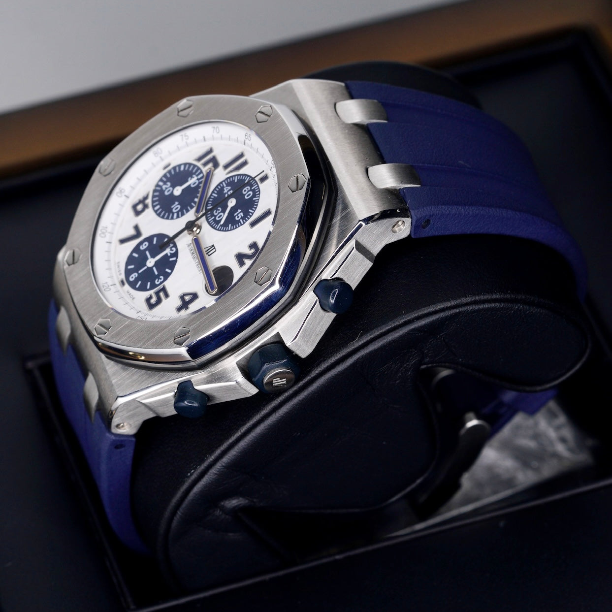 Audemars Piguet Royal Oak Offshore 26170ST.OO.D305CR.01 “BLUE PANDA” White Dial Navy Sub Dials Stainless Steel Rubber Strap 42mm