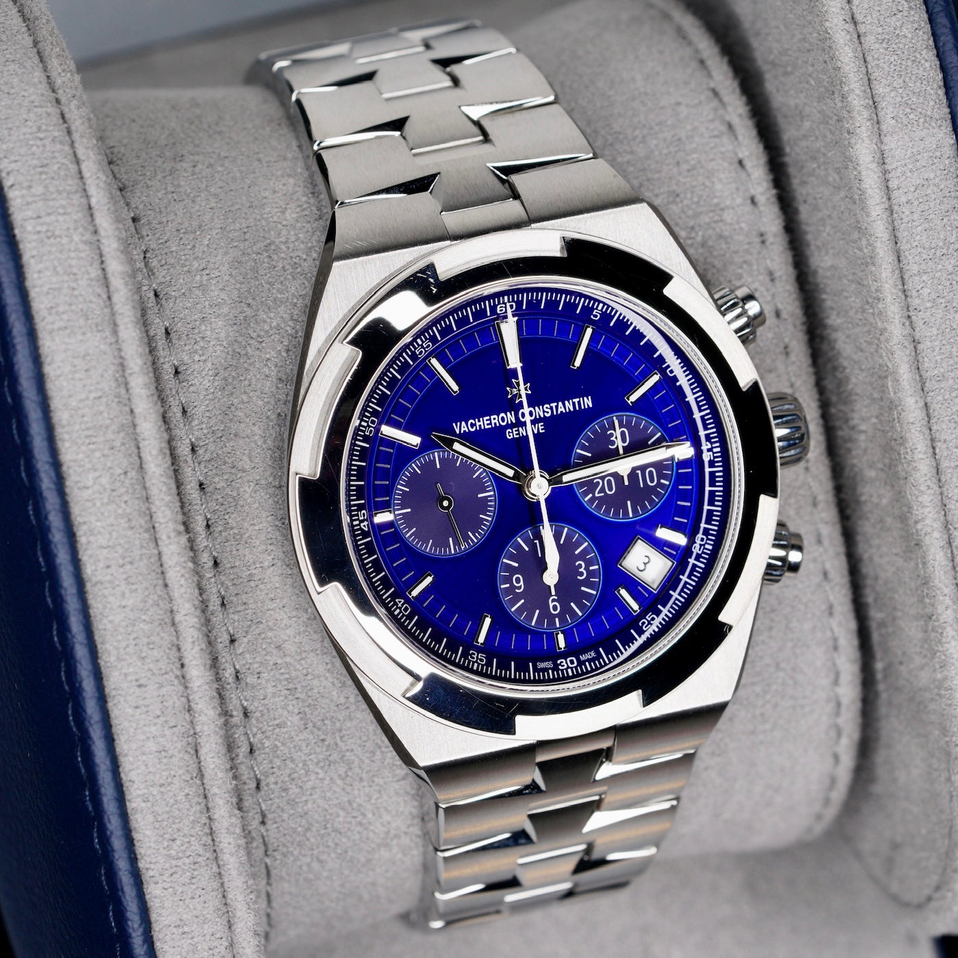 Vacheron Constantin Overseas 5520V/210A-B148 “BLUE SEA” Blue Dial Stainless Steel Chronograph 42.5mm 2026