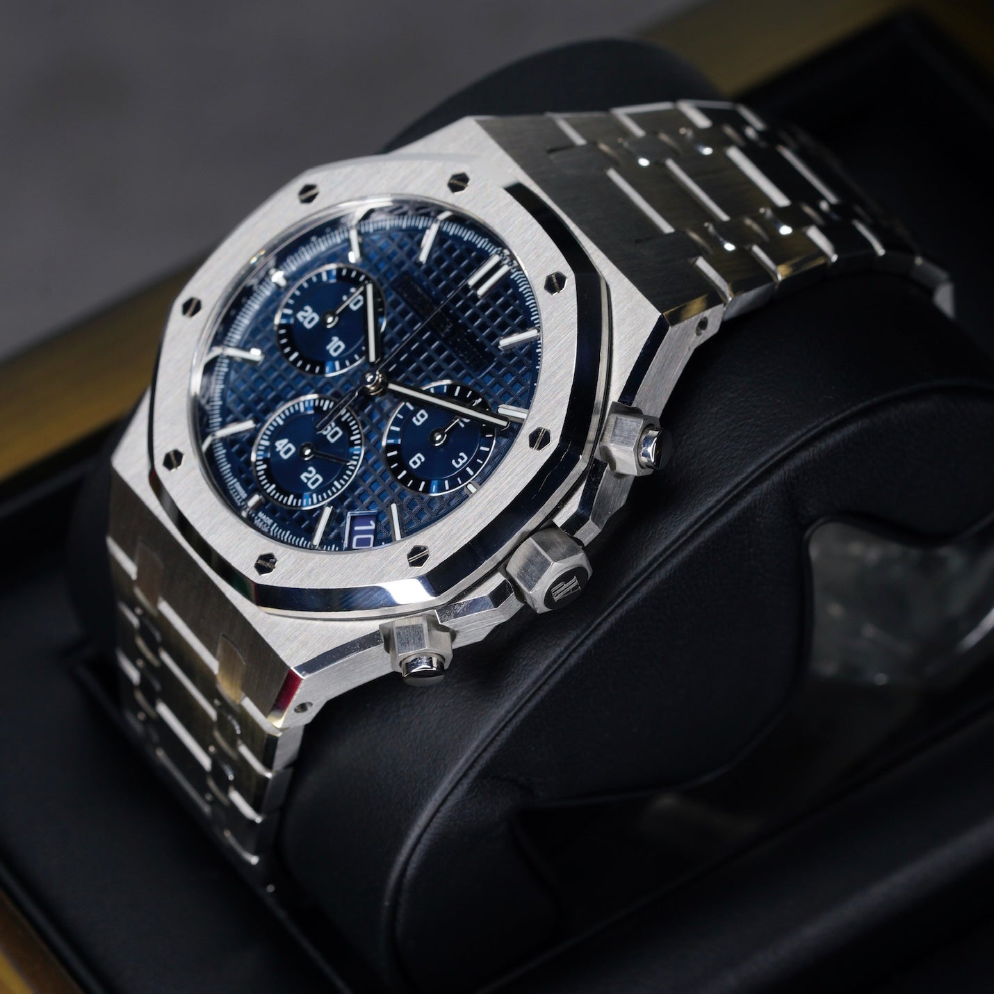 Audemars Piguet Royal Oak 26240ST.OO.1320ST.01 “50 ANNIVERSARY” Blue Dial Stainless Steel Selfwinding Chronograph 41mm