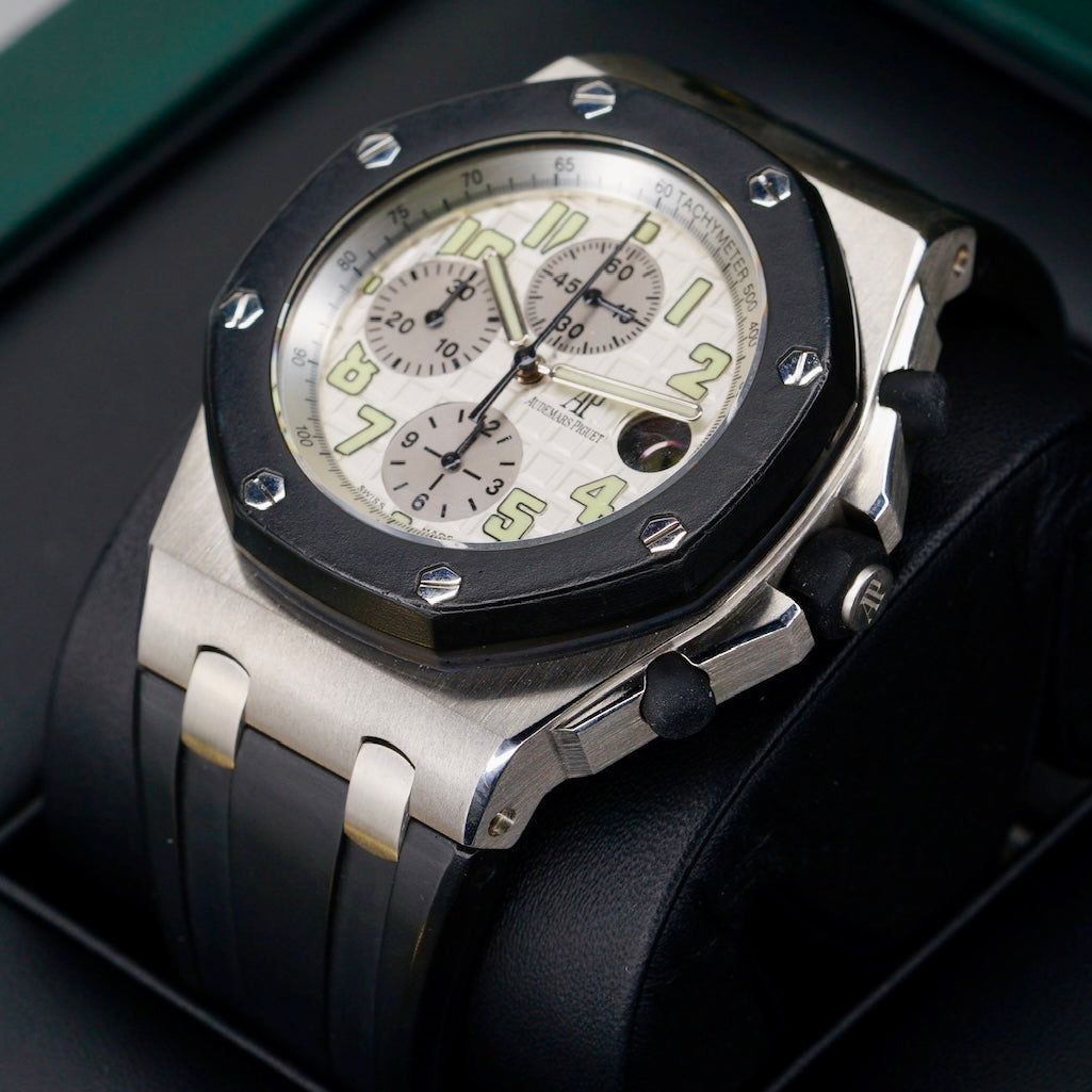 Audemars Piguet Royal Oak Offshore 25940SK.OO.D002CA.02.A “RUBBERCLAD” White Dial Black Sub Dial Stainless Steel Rubber Strap 42mm