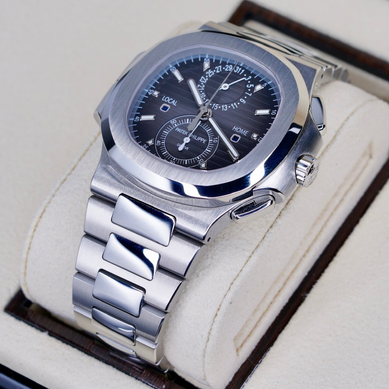 Patek Philippe Nautilus 5990/1A-001 Stainless Steel 40mm 2021