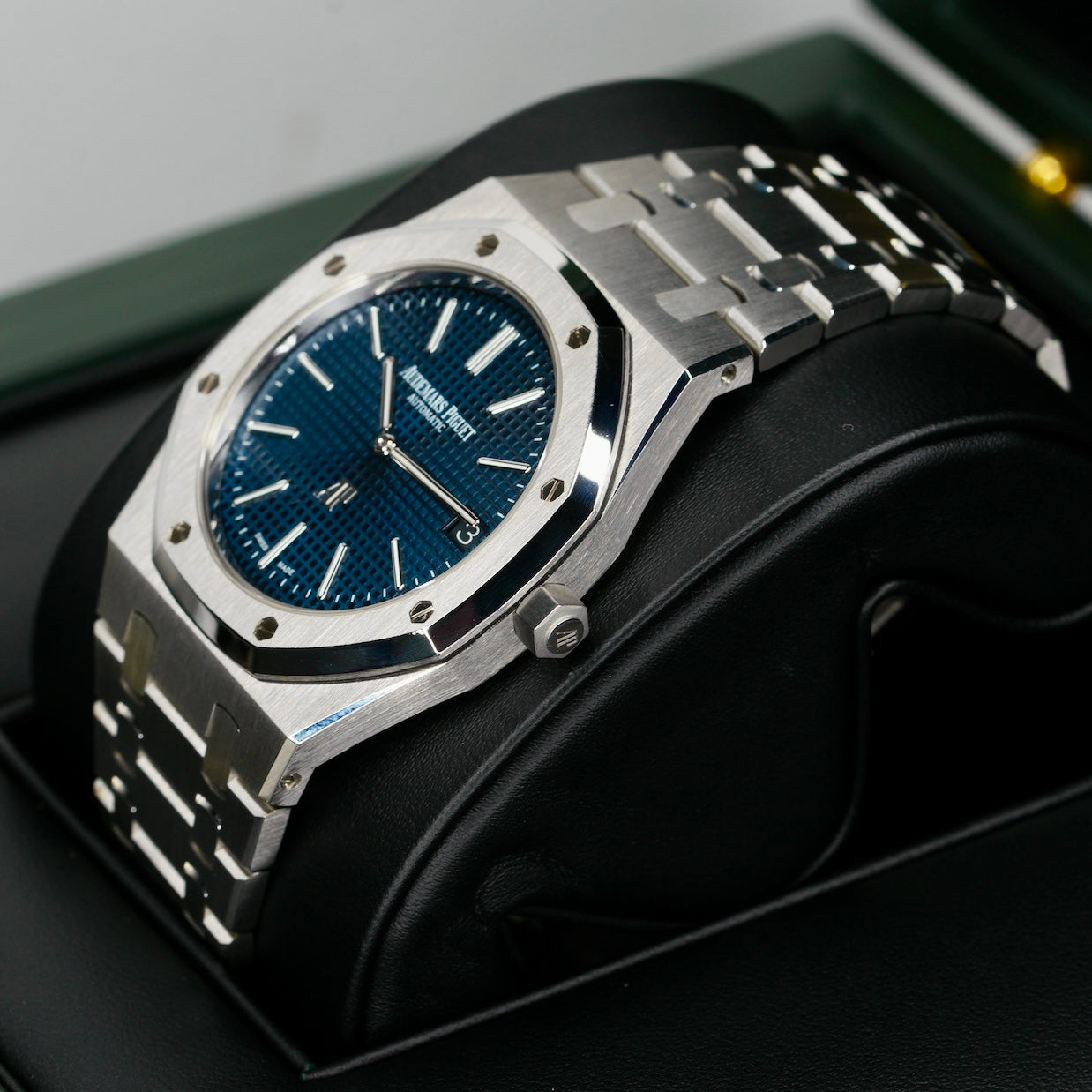 Audemars Piguet Royal Oak 15202ST.OO.1240ST.01 “JUMBO” Blue Dial Stainless Steel 39mm