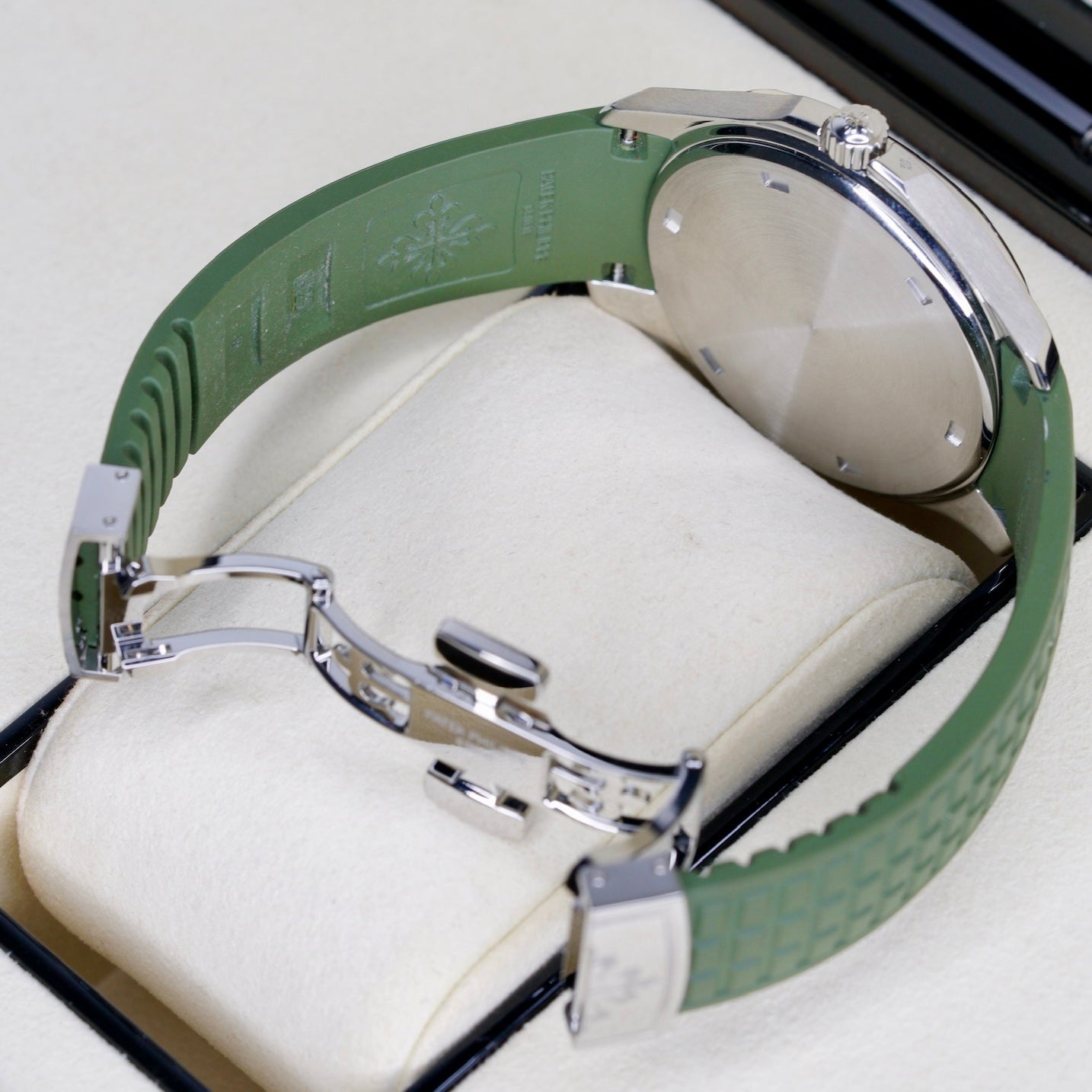 Patek Philippe Aquanaut 5267/200A-011 “LADY DIAMOND” Green Dial Diamond Bezel Tropical Strap 38.8mm 2025