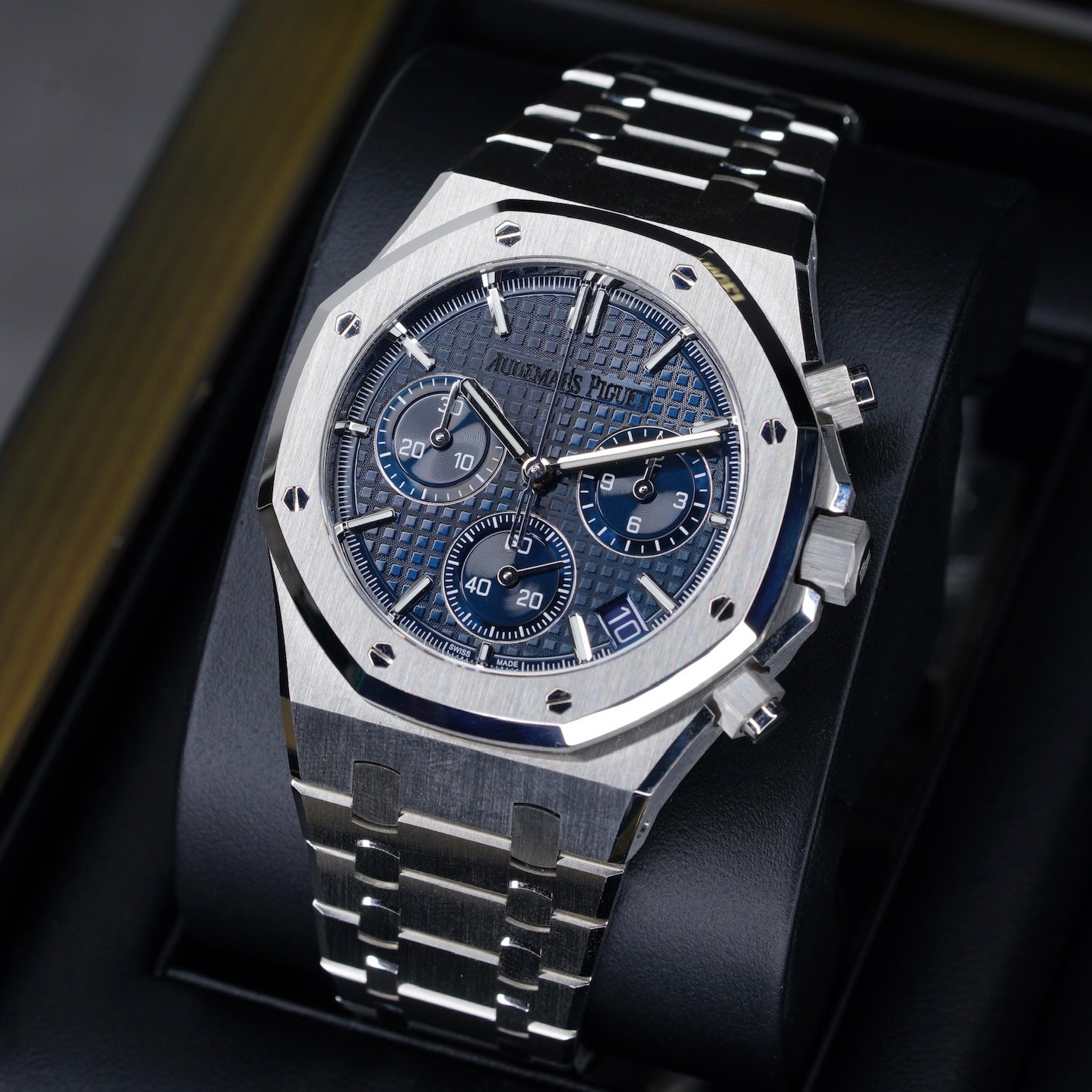 Audemars Piguet Royal Oak 26240ST.OO.1320ST.01 “50 ANNIVERSARY” Blue Dial Stainless Steel Selfwinding Chronograph 41mm