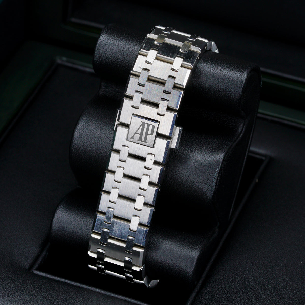 Audemars Piguet Royal Oak 15400ST.OO.1220ST.02 “WHITE OAK” White Dial Stainless Steel 41mm 2016