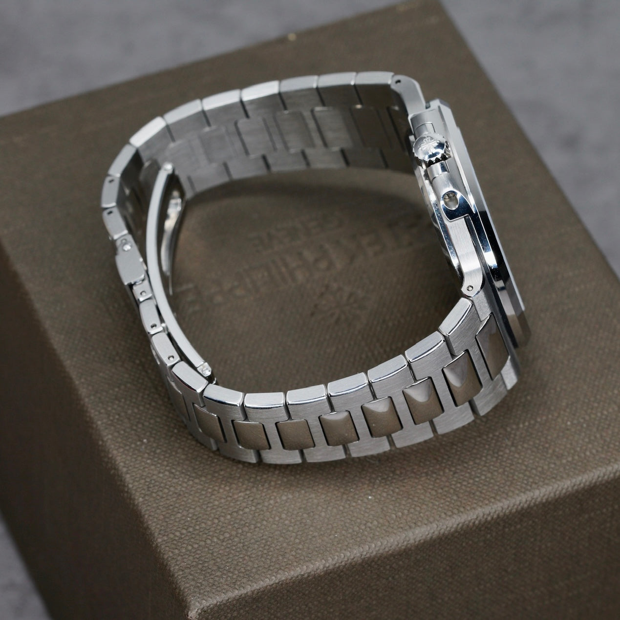 Patek Philippe Nautilus 5711/1A-010 Blue Dial Stainless Steel 40mm 2019