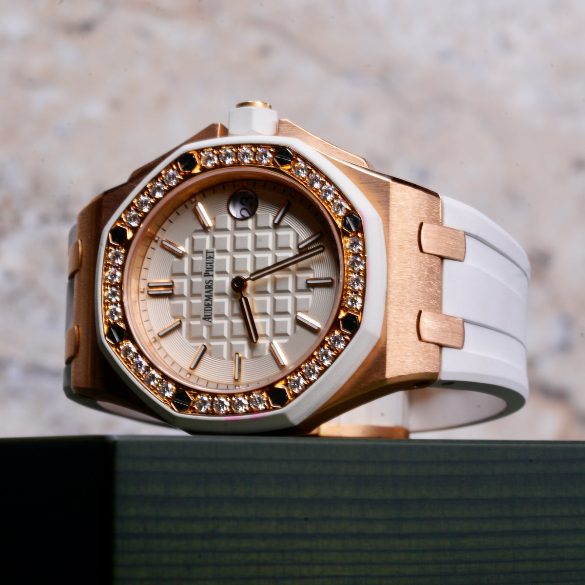 Audemars Piguet Royal Oak Offshore 67540OK.ZZ.A010CA.01 “LADY OFFSHORE” White Dial Diamond Bezel Rose Gold 37mm