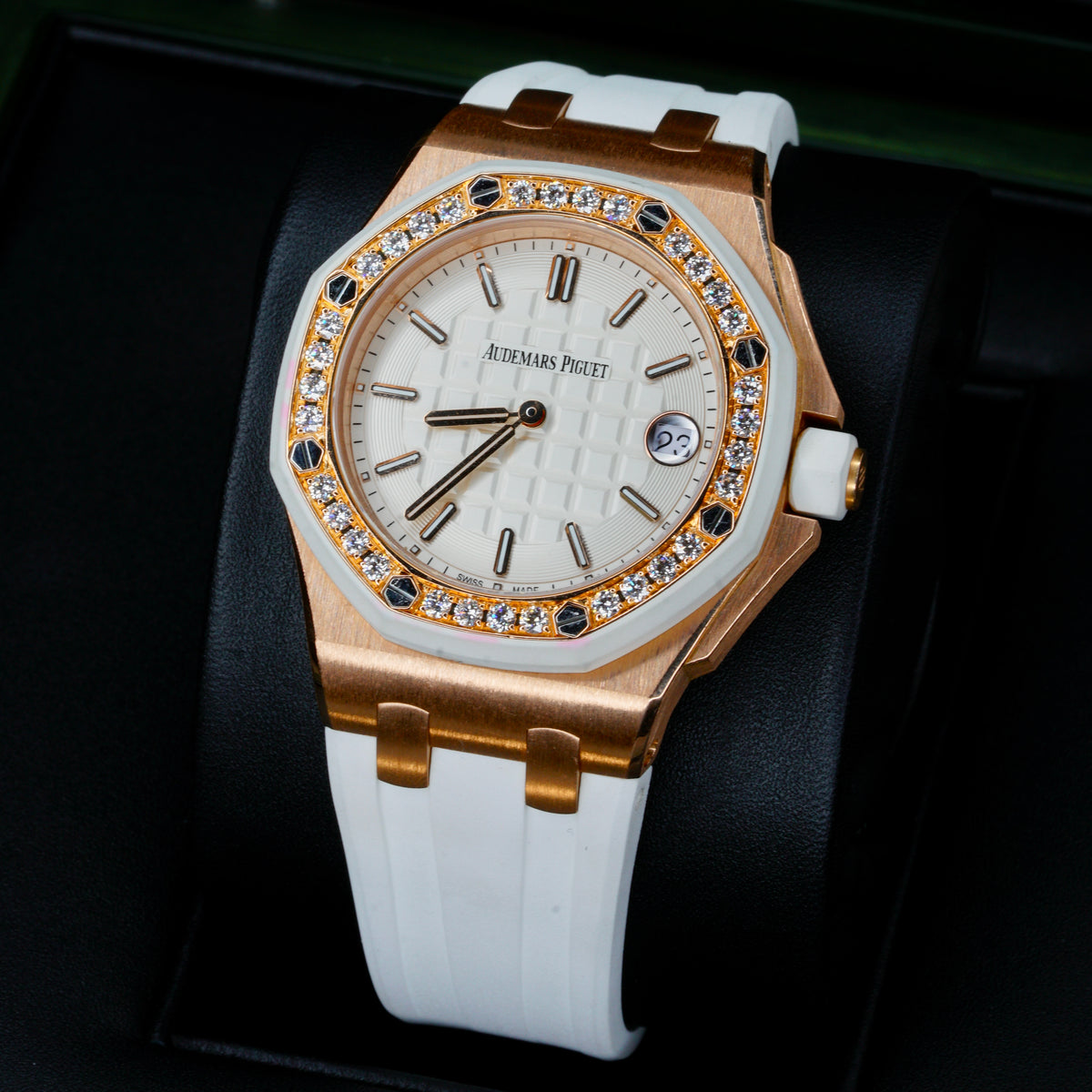 Audemars Piguet Royal Oak Offshore 67540OK.ZZ.A010CA.01 “LADY OFFSHORE” White Dial Diamond Bezel Rose Gold 37mm