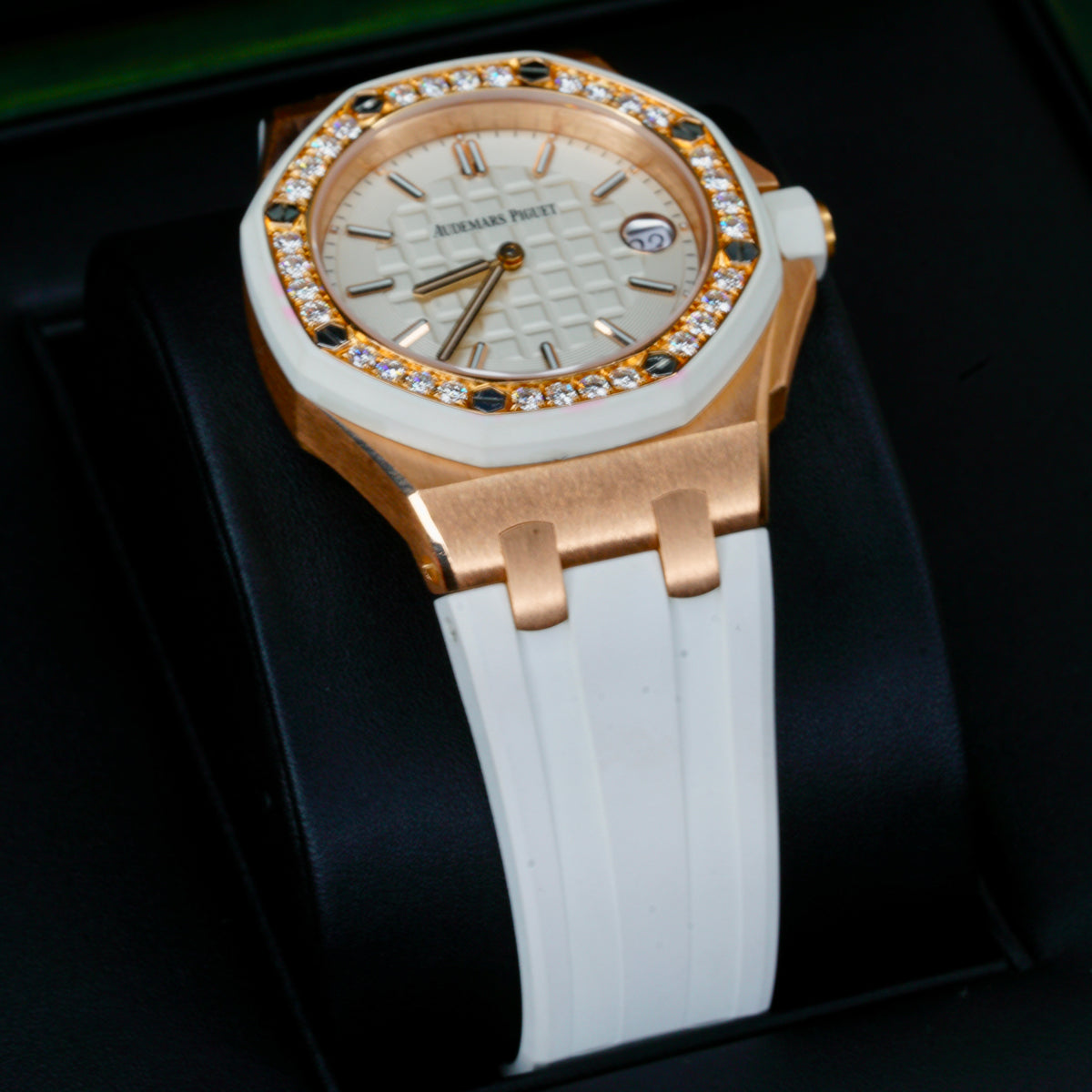 Audemars Piguet Royal Oak Offshore 67540OK.ZZ.A010CA.01 “LADY OFFSHORE” White Dial Diamond Bezel Rose Gold 37mm
